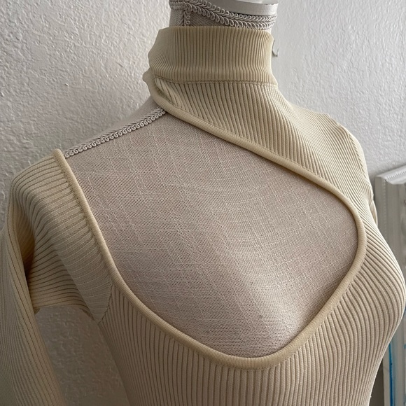 Pretty little things cream dress - Picture 2 of 4